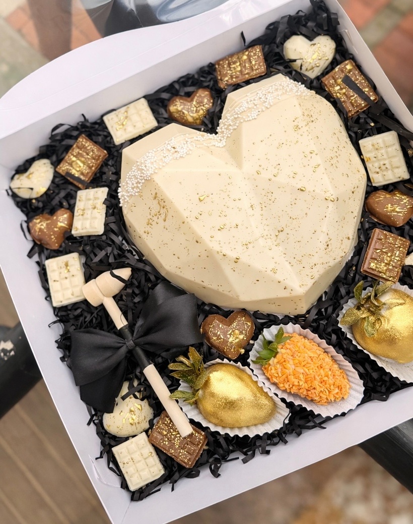 Detalle corazón de chocolate blanco - Deluxe Surprise