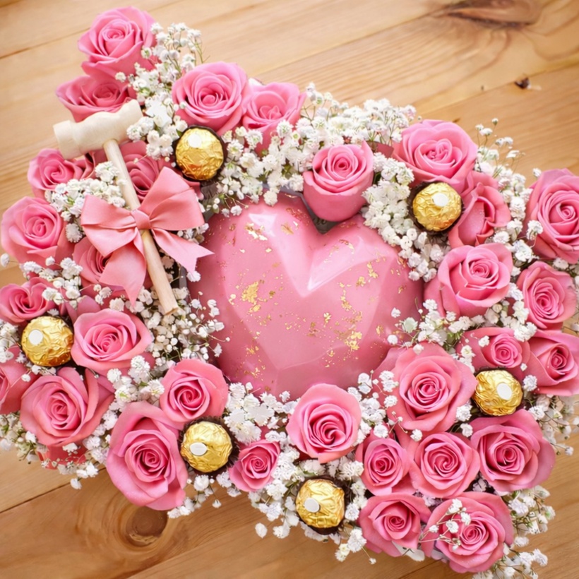 Detalle corazón de chocolate rosado y Ferrero Rocher - Deluxe Surprise